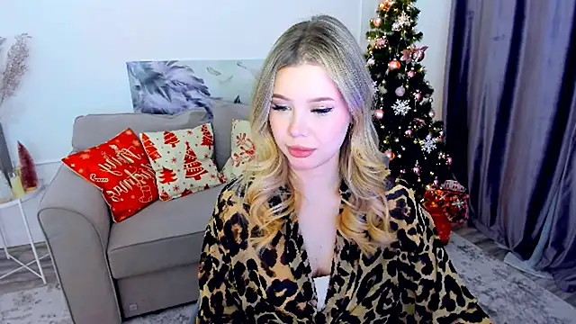 FollowLovee online show from December 2025 07:30:01 PM