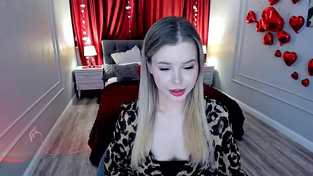 FollowLovee online show from February 2026 07:45:01 PM