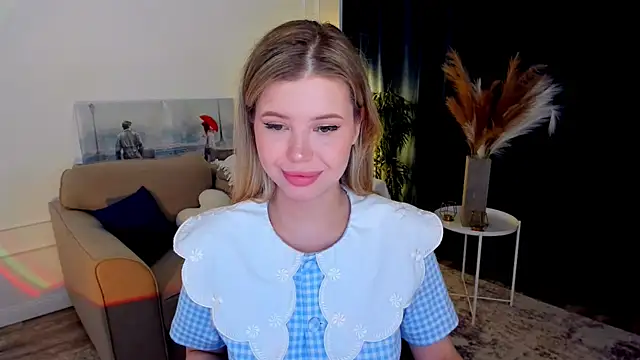 FollowLovee online show from May 2026 03:58:02 AM