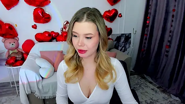 FollowLovee online show from February 2026 08:19:02 PM