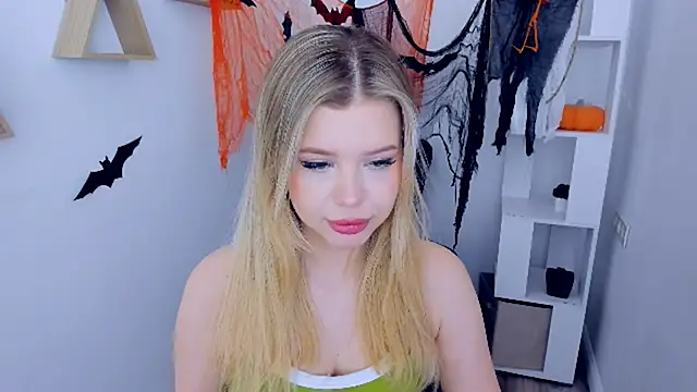 FollowLovee online show from November 2025 11:26:02 AM