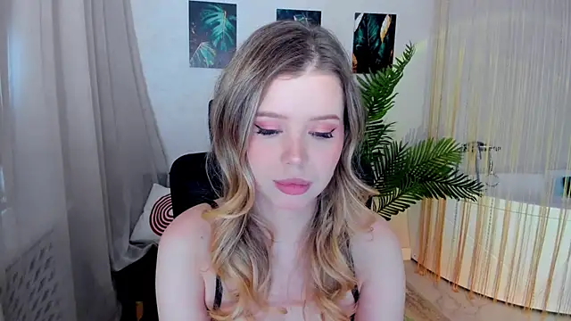 FollowLovee online show from April 2026 04:31:02 AM