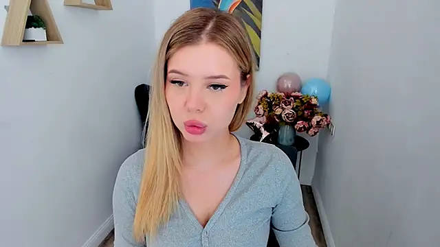 FollowLovee online show from May 2026 04:20:02 AM