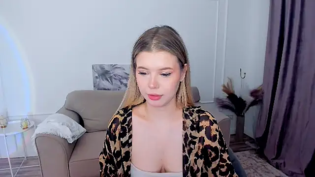 FollowLovee online show from January 2026 07:42:02 PM