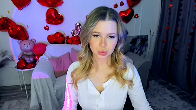 FollowLovee online show from February 2026 03:35:02 AM