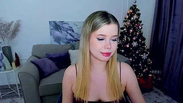 FollowLovee online show from December 2025 07:45:01 PM