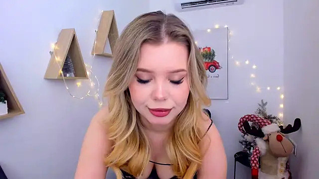 FollowLovee online show from December 2025 11:37:01 AM