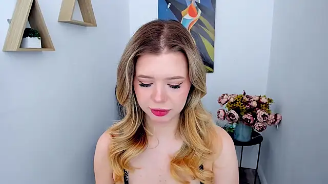 FollowLovee online show from February 2026 07:36:01 PM