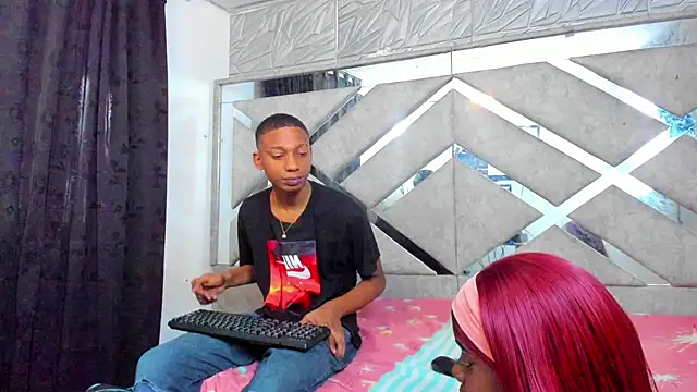 Snapshot of EvaxEmma chatting on February 2025 01:32:02 PM EvaxEmma online show from February 2025 01:32:02 PM