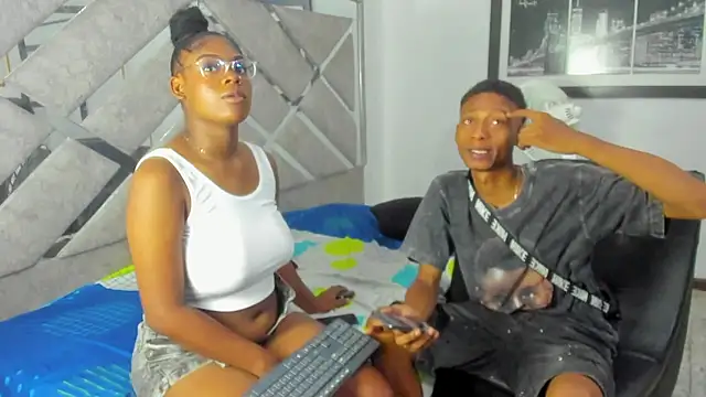 Snapshot of EvaxEmma chatting on January 2026 03:39:02 PM EvaxEmma online show from January 2026 03:39:02 PM