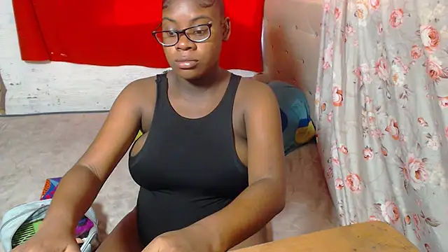 EvaxEmma online show from June 2026 03:18:01 PM