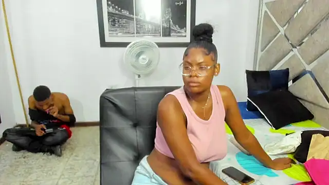 Snapshot of EvaxEmma chatting on December 2025 01:27:01 PM EvaxEmma online show from December 2025 01:27:01 PM