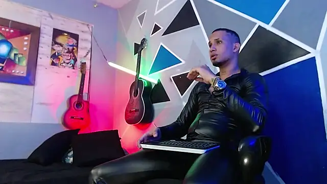 MagnusFrost online show from November 2025 04:07:01 AM