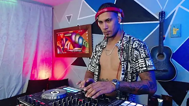 MagnusFrost online show from February 2026 08:33:02 PM