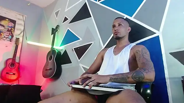 MagnusFrost online show from November 2025 08:09:01 PM