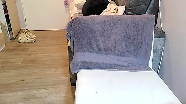 iamMalixxx online show from April 2026 03:51:02 PM