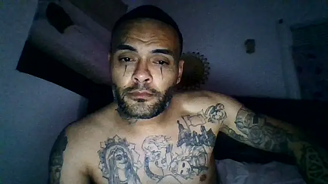 Snapshot of Houstonslong1 chatting on January 2025 04:38:02 AM Houstonslong1 online show from January 2025 04:38:02 AM