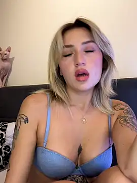 yaprakmericc online show from November 2025 07:24:02 PM