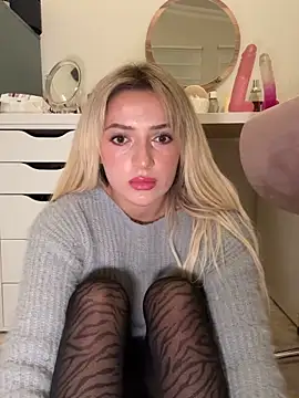 yaprakmericc online show from November 2025 09:08:01 PM