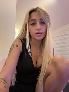 yaprakmericc online show from October 2025 11:14:01 PM