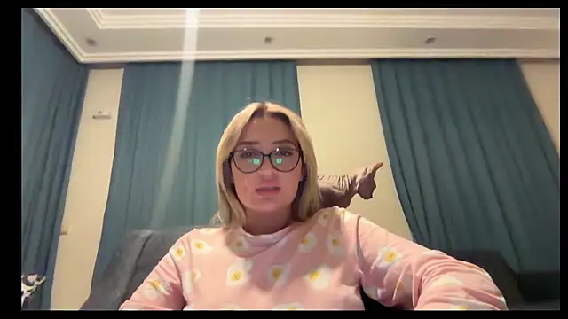 yaprakmericc online show from November 2025 11:25:02 PM