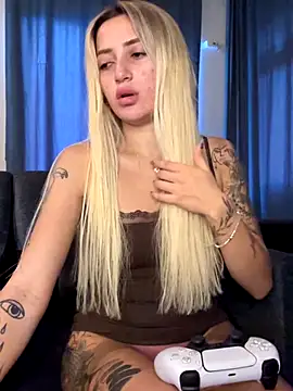 yaprakmericc online show from November 2025 02:09:02 PM