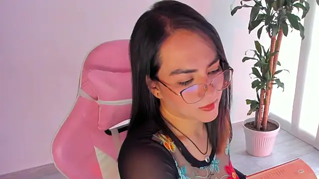 Snapshot of Sofi_Martinezz0 chatting on September 2025 07:47:01 PM Sofi Martinezz0 online show from September 2025 07:47:01 PM