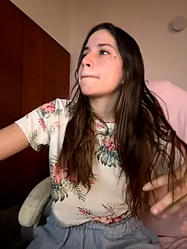 Snapshot of LynnSam_ chatting on November 2025 04:32:02 PM LynnSam online show from November 2025 04:32:02 PM