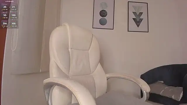 Snapshot of LynnSam_ chatting on March 2025 01:13:01 AM LynnSam online show from March 2025 01:13:01 AM