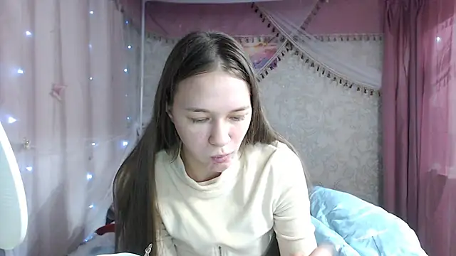 leila bambi  online show from December 2025 05:02:01 PM