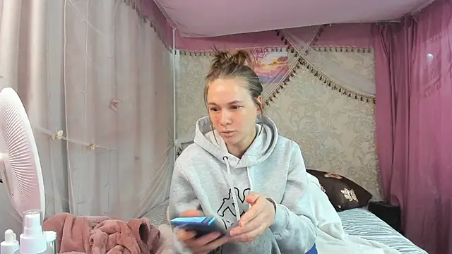 leila bambi  online show from April 2026 10:55:02 AM