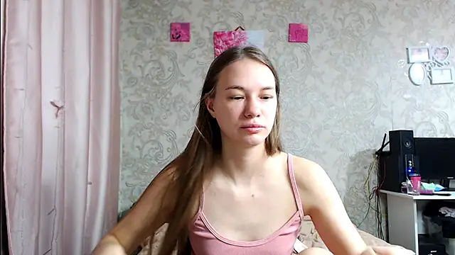 leila bambi  online show from October 2025 01:10:02 PM