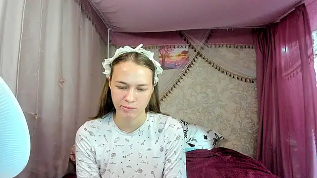 Snapshot of leila_bambi_ chatting on June 2026 05:45:02 PM leila bambi online show from June 2026 05:45:02 PM