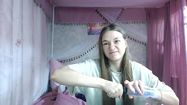 leila bambi  online show from November 2025 06:19:01 PM