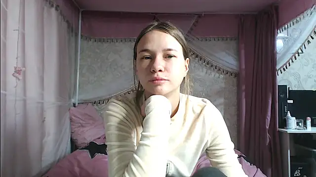 leila bambi  online show from December 2025 06:42:01 PM