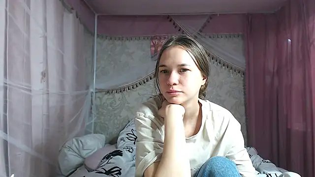 leila bambi  online show from November 2025 12:26:01 PM