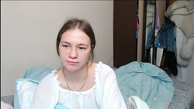 leila bambi  online show from February 2025 06:22:01 PM
