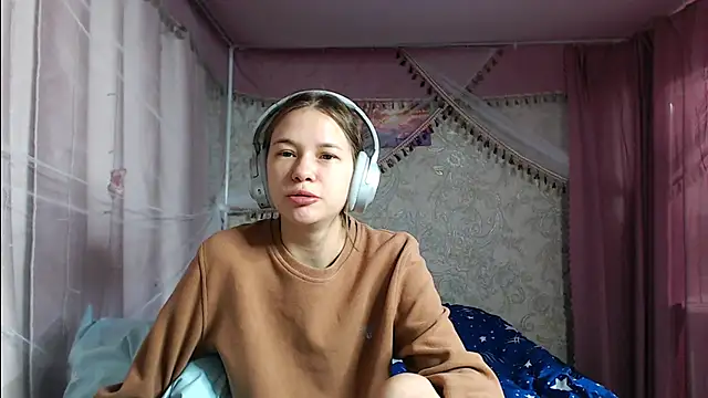 leila bambi  online show from November 2025 11:47:02 AM