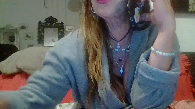 Snapshot of gildamilf chatting on November 2025 06:12:02 PM gildamilf online show from November 2025 06:12:02 PM