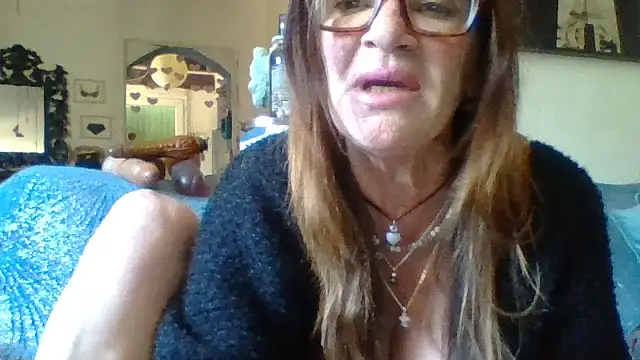gildamilf online show from May 2026 12:15:01 PM