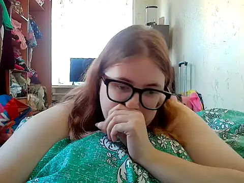Snapshot of DesireMelissa chatting on July 2026 04:46:01 AM DesireMelissa online show from July 2026 04:46:01 AM