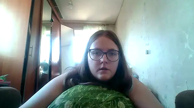Snapshot of DesireMelissa chatting on February 2025 10:01:01 AM DesireMelissa online show from February 2025 10:01:01 AM