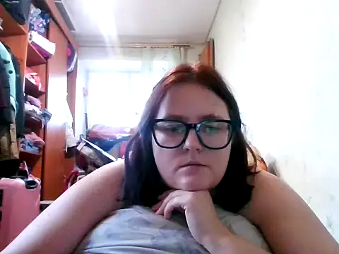 Snapshot of DesireMelissa chatting on October 2025 05:40:02 AM DesireMelissa online show from October 2025 05:40:02 AM