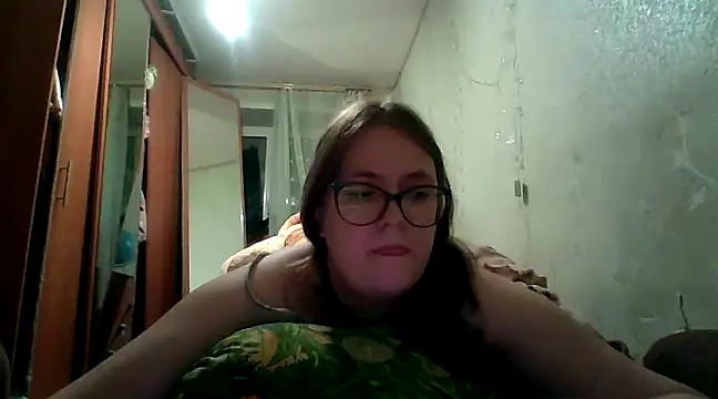 Snapshot of DesireMelissa chatting on February 2025 04:51:01 PM DesireMelissa online show from February 2025 04:51:01 PM