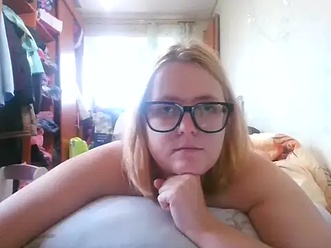 Snapshot of DesireMelissa chatting on September 2025 05:24:02 AM DesireMelissa online show from September 2025 05:24:02 AM