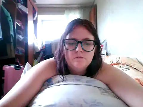 Snapshot of DesireMelissa chatting on October 2025 12:07:01 PM DesireMelissa online show from October 2025 12:07:01 PM