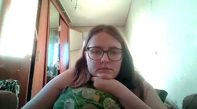 Snapshot of DesireMelissa chatting on February 2025 01:42:01 PM DesireMelissa online show from February 2025 01:42:01 PM