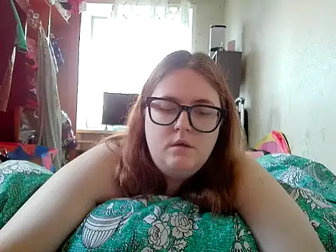 Snapshot of DesireMelissa chatting on June 2026 07:03:02 AM DesireMelissa online show from June 2026 07:03:02 AM