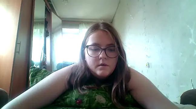 Snapshot of DesireMelissa chatting on March 2025 10:36:02 AM DesireMelissa online show from March 2025 10:36:02 AM