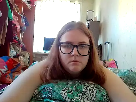Snapshot of DesireMelissa chatting on June 2026 05:51:01 AM DesireMelissa online show from June 2026 05:51:01 AM